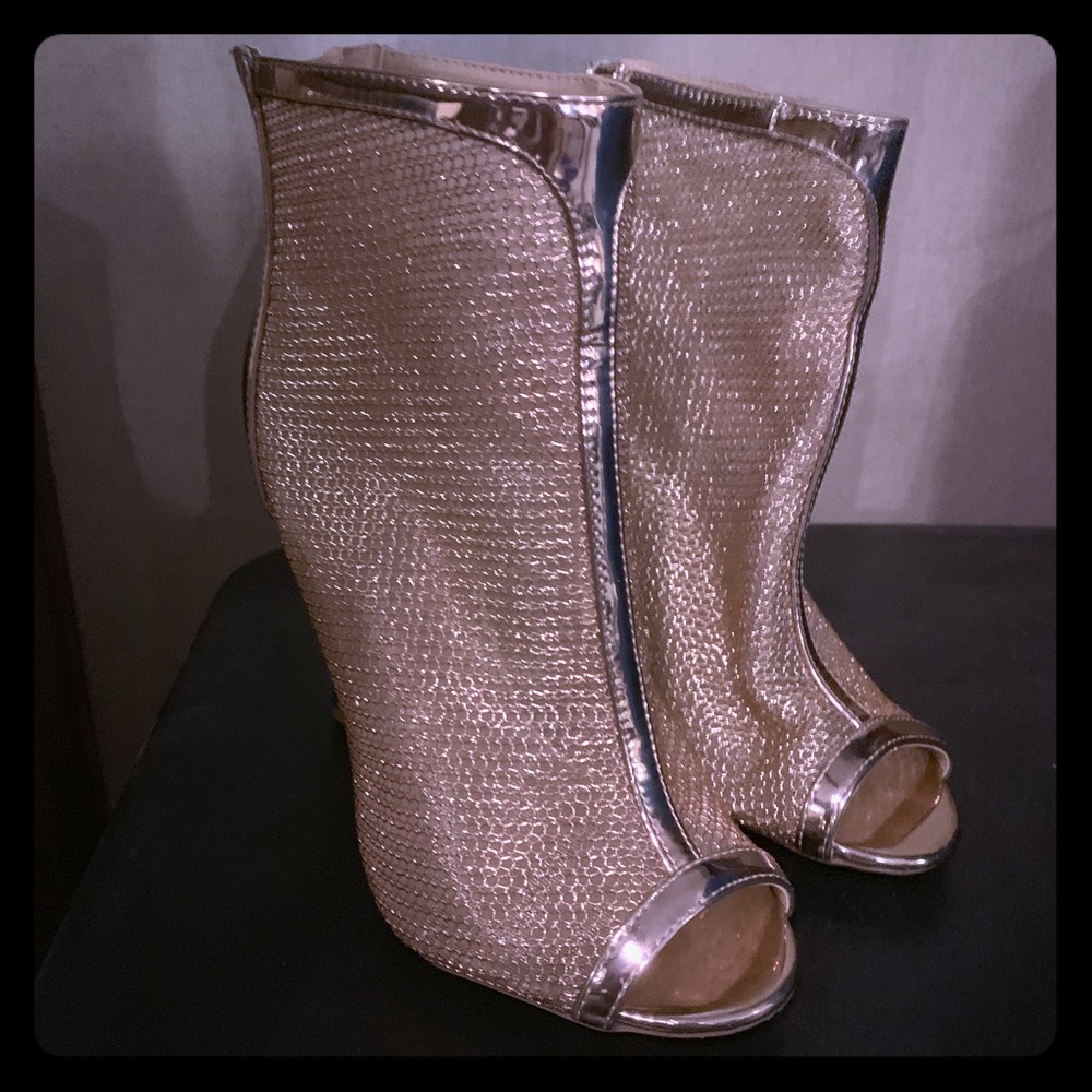 Charlotte Russe rose gold open toed boogie heel
